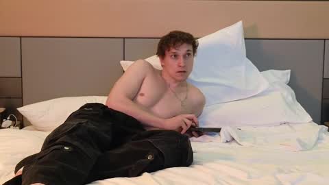 Snapshot of jaycex_69 chatting on February 3, 10:03 am THE HOUSE online show from February 3, 10:03 am