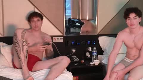 Snapshot of jaycex_69 chatting on February 10, 8:31 am THE HOUSE online show from February 10, 8:31 am