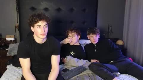 Snapshot of jaycex_69 chatting on February 19, 4:44 pm THE HOUSE online show from February 19, 4:44 pm