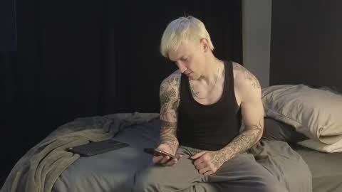 Snapshot of jaycex_69 chatting on November 5, 11:05 pm THE HOUSE online show from November 5, 11:05 pm