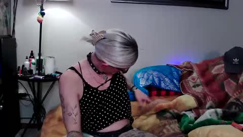 Snapshot of jaydaheat613 chatting on December 16, 7:26 am Jayda Heat online show from December 16, 7:26 am