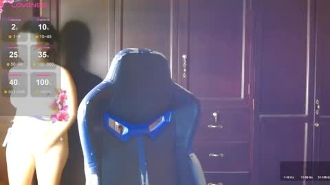      online show from April 5, 11:35 pm