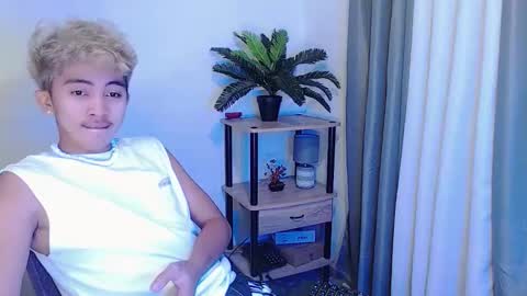 jaysee_hugecox online show from May 2, 2:11 pm