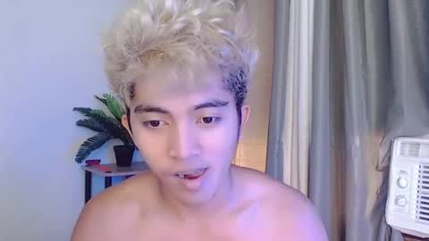 jaysee_hugecox online show from May 29, 1:36 am