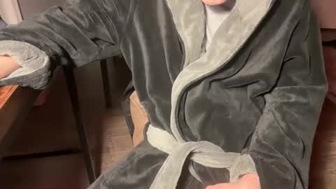 Snapshot of jaystiffs chatting on December 21, 6:53 am jaystiffs online show from December 21, 6:53 am