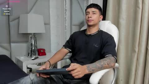 Snapshot of jaze_bradley chatting on November 4, 11:31 am jaze_bradley online show from November 4, 11:31 am