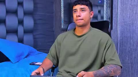 Snapshot of jaze_bradley chatting on November 5, 11:32 am jaze_bradley online show from November 5, 11:32 am