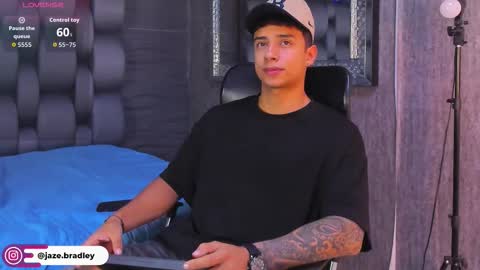 Snapshot of jaze_bradley chatting on November 10, 11:31 am jaze_bradley online show from November 10, 11:31 am