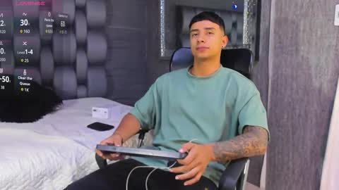 Snapshot of jaze_bradley chatting on November 11, 11:32 am jaze_bradley online show from November 11, 11:32 am