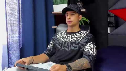 Snapshot of jaze_bradley chatting on November 22, 5:12 pm jaze_bradley online show from November 22, 5:12 pm