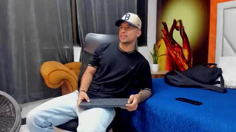 Snapshot of jaze_bradley chatting on November 29, 11:24 am jaze_bradley online show from November 29, 11:24 am