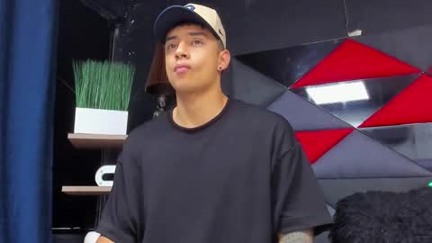 Snapshot of jaze_bradley chatting on December 3, 11:19 am jaze_bradley online show from December 3, 11:19 am