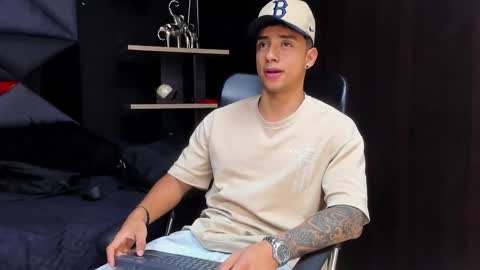 Snapshot of jaze_bradley chatting on December 4, 11:30 am jaze_bradley online show from December 4, 11:30 am