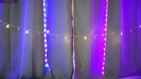 jaziel_wilsoon online show from December 3, 7:10 am