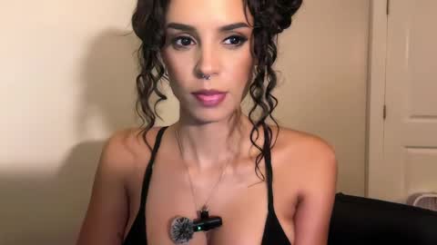 Snapshot of jazmeetswrld_show chatting on September 27, 3:33 am Jazmeetswrld online show from September 27, 3:33 am