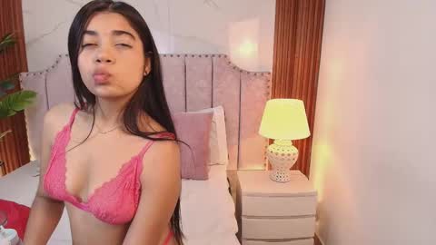 Snapshot of jazmin_606 chatting on November 7, 7:19 am Jazmin online show from November 7, 7:19 am