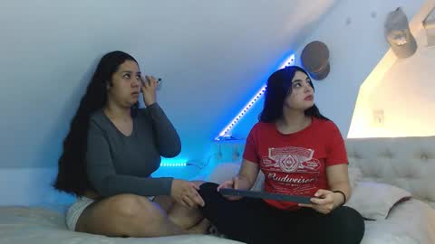 Snapshot of jazmin_dharius chatting on October 17, 9:45 am Jazmin and Scarlett online show from October 17, 9:45 am