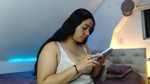 Snapshot of jazmin_dharius chatting on October 20, 9:10 am Jazmin and Scarlett online show from October 20, 9:10 am