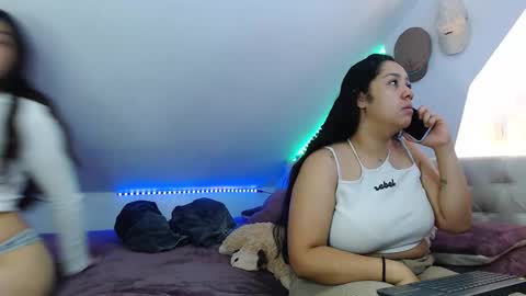 Snapshot of jazmin_dharius chatting on October 28, 1:36 pm Jazmin and Scarlett online show from October 28, 1:36 pm