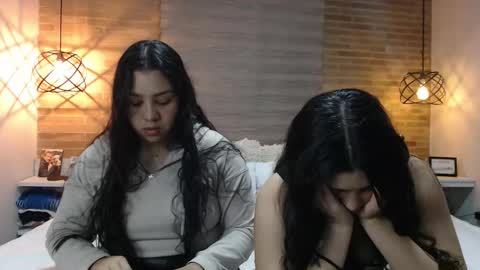 Snapshot of jazmin_dharius chatting on December 4, 7:50 am Jazmin and Scarlett online show from December 4, 7:50 am