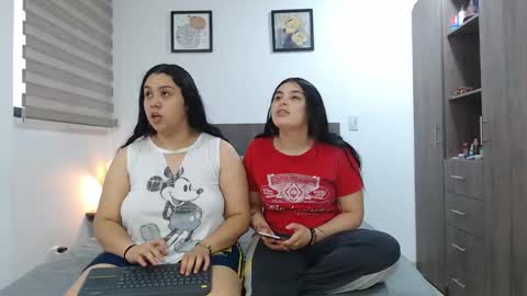 Jazmin and Scarlett online show from April 23, 11:20 am