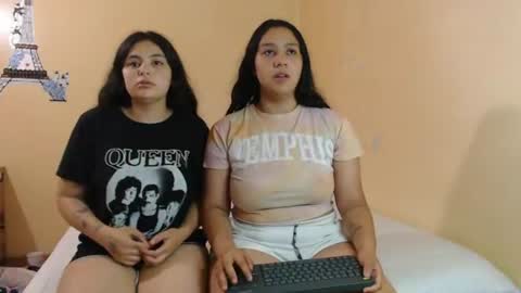 Jazmin and Scarlett online show from July 18, 10:08 am