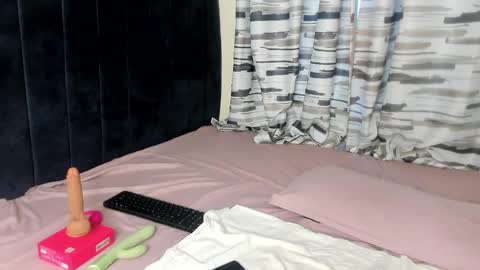 jazmin_jade online show from April 3, 9:07 am