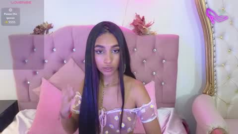 Jazmin  online show from February 5, 7:31 pm