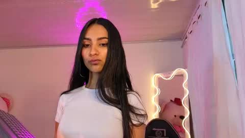 Jazmin  online show from October 7, 11:40 am