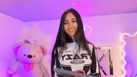 Jazmin  online show from October 21, 11:44 am