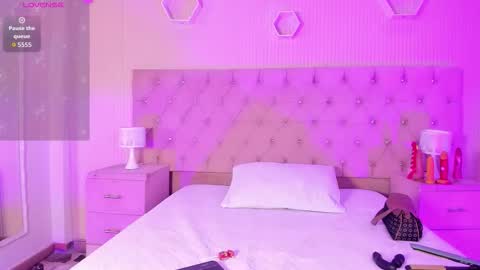 Jazminrusso  online show from February 18, 4:19 am