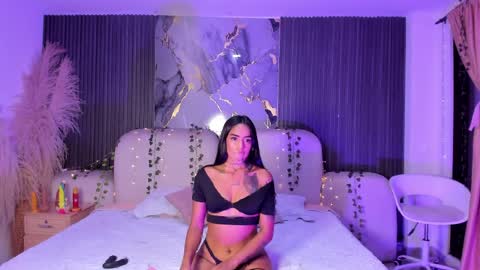 Jazminrusso  online show from April 5, 5:15 am