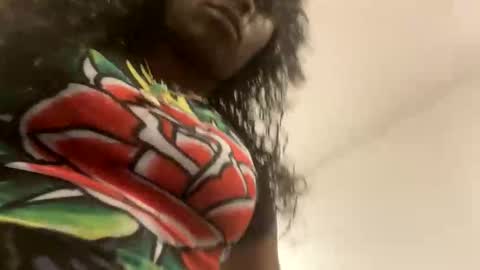 Snapshot of jazzystelo0 chatting on May 16, 10:36 am Jazzystelo online show from May 16, 10:36 am