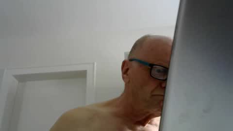 Jrgen online show from April 3, 9:29 am