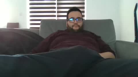 Snapshot of jbon23 chatting on February 10, 12:29 pm Josbon23 online show from February 10, 12:29 pm