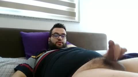 Snapshot of jbon23 chatting on February 21, 9:43 am Josbon23 online show from February 21, 9:43 am