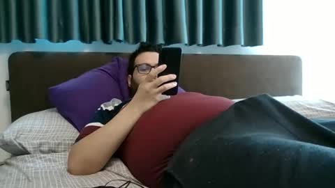 Snapshot of jbon23 chatting on March 8, 9:13 am Josbon23 online show from March 8, 9:13 am