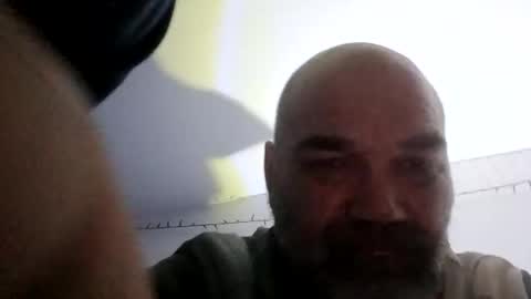 Snapshot of jchecka1975831725 chatting on February 26, 9:41 am jchecka1975831725 online show from February 26, 9:41 am