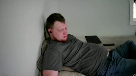 Red Head   Romeo online show from April 14, 7:31 pm