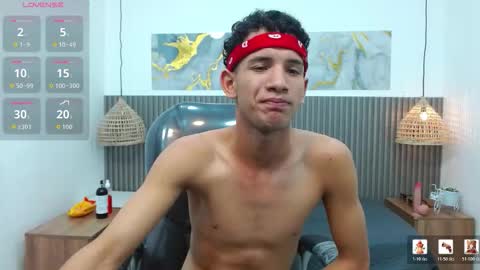 jdwhite18 online show from March 15, 4:40 am