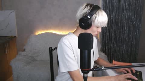 Angel online show from December 22, 2:06 pm