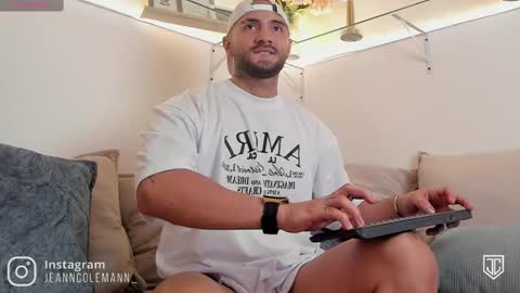 Snapshot of jean_coleman chatting on February 15, 5:51 am Jean Coleman online show from February 15, 5:51 am