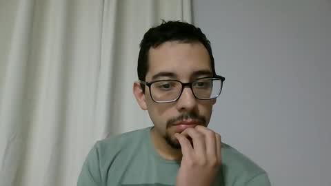 Snapshot of jean_hard_ chatting on October 27, 4:27 am jean_hard_ online show from October 27, 4:27 am