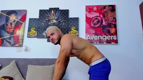 Snapshot of jean_lopez chatting on December 3, 3:52 am Jean axelcrow Modelo Independiente online show from December 3, 3:52 am