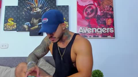 Snapshot of jean_lopez chatting on January 15, 3:43 am Jean axelcrow Modelo Independiente online show from January 15, 3:43 am