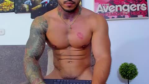 Snapshot of jean_lopez chatting on February 11, 9:53 am Jean axelcrow Modelo Independiente online show from February 11, 9:53 am