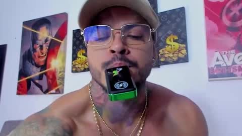 Snapshot of jean_lopez chatting on March 2, 1:26 am Jean axelcrow Modelo Independiente online show from March 2, 1:26 am