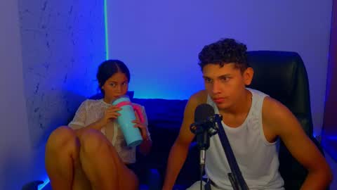 Snapshot of jean_widow chatting on December 18, 4:40 am Jean Widow online show from December 18, 4:40 am