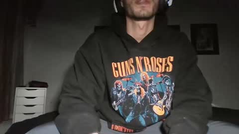 Snapshot of jeanpierbello7 chatting on December 12, 12:27 am jean pier bello Silva online show from December 12, 12:27 am