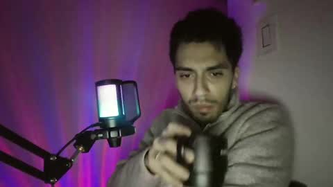 Snapshot of jeanpierbello7 chatting on February 10, 7:04 am jean pier bello Silva online show from February 10, 7:04 am